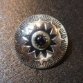 白人メーカー　ニッケルシルバー　コンチョボタン2・1cm