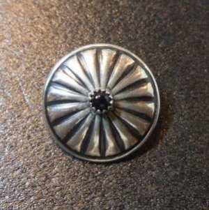 画像1: 白人メーカー　ニッケルシルバー　コンチョボタン1・9cm