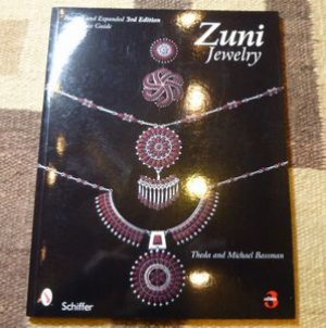 画像1: ギフトアイテム20〜　洋書　「Zuni Jewelry」　初版1992年発行ペーパーブック