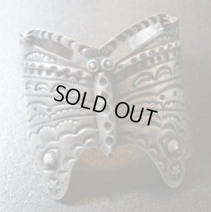 画像1: Used・Pawn70〜80S?　インゴッド×スタンプワーク　バタフライ型バングル約16〜17cm用