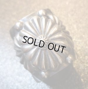 画像1: ナバホ　Delbert・Gordon　スタンプワーク&コンチョアップリケ　リング17号