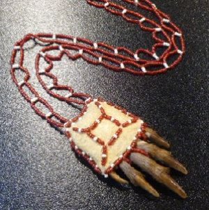 画像1: 部族不明　本物コヨーテクロー&ビーズワーク　ネックレス