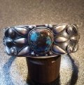 ナバホ　Derrick・Gordon　インゴットシルバー　アップリケ&オールドパイロットマウンテンターコイズ付　バングル約16〜17cm用