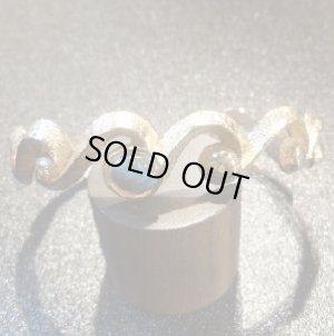 画像1: ナバホ　Aaron・Anderson　トゥーファーキャスト×オール14Kゴールド　ビスビーターコイズ付　バングル約16〜17cm用