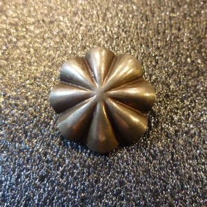 画像1: 白人メーカー　ニッケルシルバー　コンチョボタン1・5cm