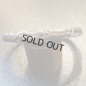 画像1: ナバホ　Caroline・Tsosie　ラウンドワイヤー&ツイストワイヤー　バングル約16〜17cm用