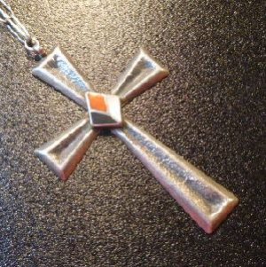 画像1: ナバホ　Sam・Begay　60Sアンティーク　サンドキャスト×コーラル&シェルインレイ　クロス型TOP&チェーンネックレス