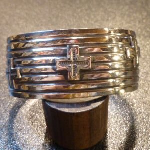画像1: ナバホ　Andy・Cadman　8ライン&5クロスアップリケ　バングル約2・8cm幅約15〜16cm用