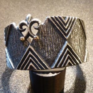 画像1: ナバホ　Aaron・Anderson　トゥーファーキャスト&ゴールドボールアクセント　バングル約16・5〜17・5cm用