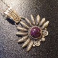 ナバホ　Calvin・Martinez　インゴットシルバー　スギライト付　ウォーボンネットモチーフTOP