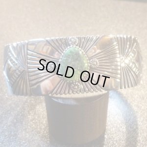 画像1: ナバホ　Ivan・Howard　スタンプワーク　キャリコレイクターコイズ付　バングル約16〜17・5cm用