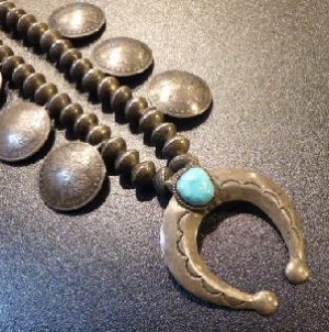 画像1: ナバホ　50〜70S?アンティーク　コインシルバー　本物1ドルモーガン&10セントコインビーズ×キャストナジャ　ネックレス約68cm