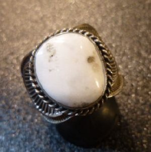 画像1: ナバホ　Sunshine・Reeves　スタンプワーク　ホワイトバッファロー付　ジグザグカットリング20号