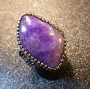 画像1: ナバホ　Landon・Secatero　スタンプワーク　スギライト付　リング18号