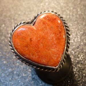 画像1: ナバホ　Sunshine・Reeves　スタンプワーク　ハート型ブロックコーラル付　リング13号