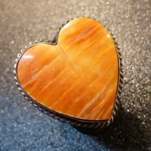 画像1: ナバホ　Sunshine・Reeves　スタンプワーク　ハート型オイスターシェル付　リング17号