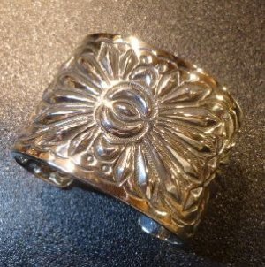 画像2: ナバホ　Ray・Adakai　ダブルスタンプワーク　約5・1ｃｍ幅バングル約17〜17・5cmまで用