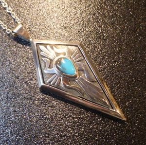 画像1: ナバホ　Howard・Nelson　ビスビーターコイズ付　オーバレイケトー　シャドーボックスダイア型TOP