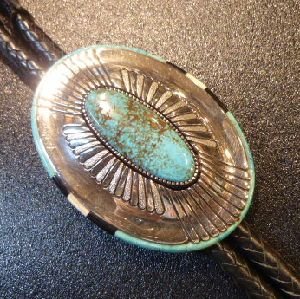 画像1: ナバホ　Gibson・Nez　スタンプワーク&ストーンインレイ　ネバダブルーターコイズ付　ボロタイ