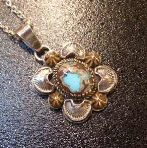 画像1: ナバホ　Tommy・Jackson　スタンプワーク&アップリケ　14Kコンチョ&ビスビーターコイズ付　シルバーTOP