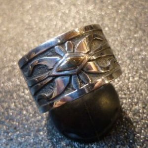画像1: ナバホ　Howard・Nelson　オーバレイ　シルバー&14Kゴールドアクセント　ケトー　1・3cm幅リング17・5号