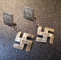 ナバホ　Used・Antiqie　卍（スワスティカ）モチーフ　ぶら下がりスタッズピアス