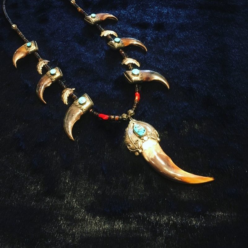 貴重な本物グリズリークローをメイン×ベアクロー6ピースが連なった