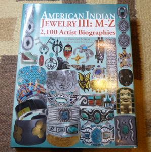 ギフトアイテム 洋書 「AMERICAN INDIAN JEWELRY III M〜Z」 2013年発行ハードブックカバー付き